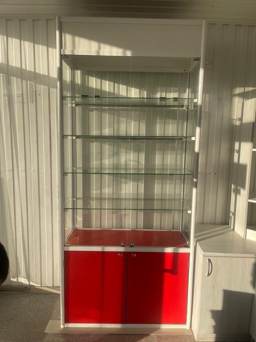 Продам витринный шкаф, торговое оборудование, стеклянный, подсветка