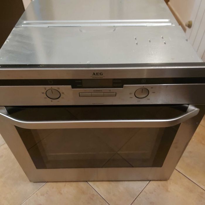 Фурна и котлони за вграждане - AEG