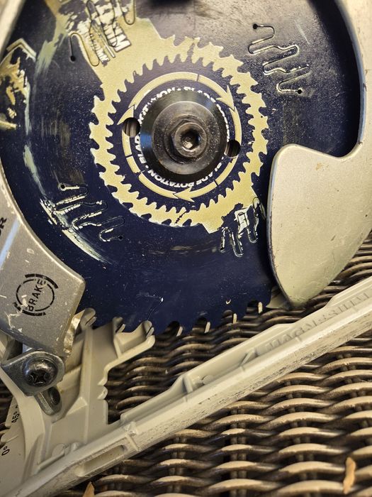 Circular Makita cu 2 acumulatori DRS780