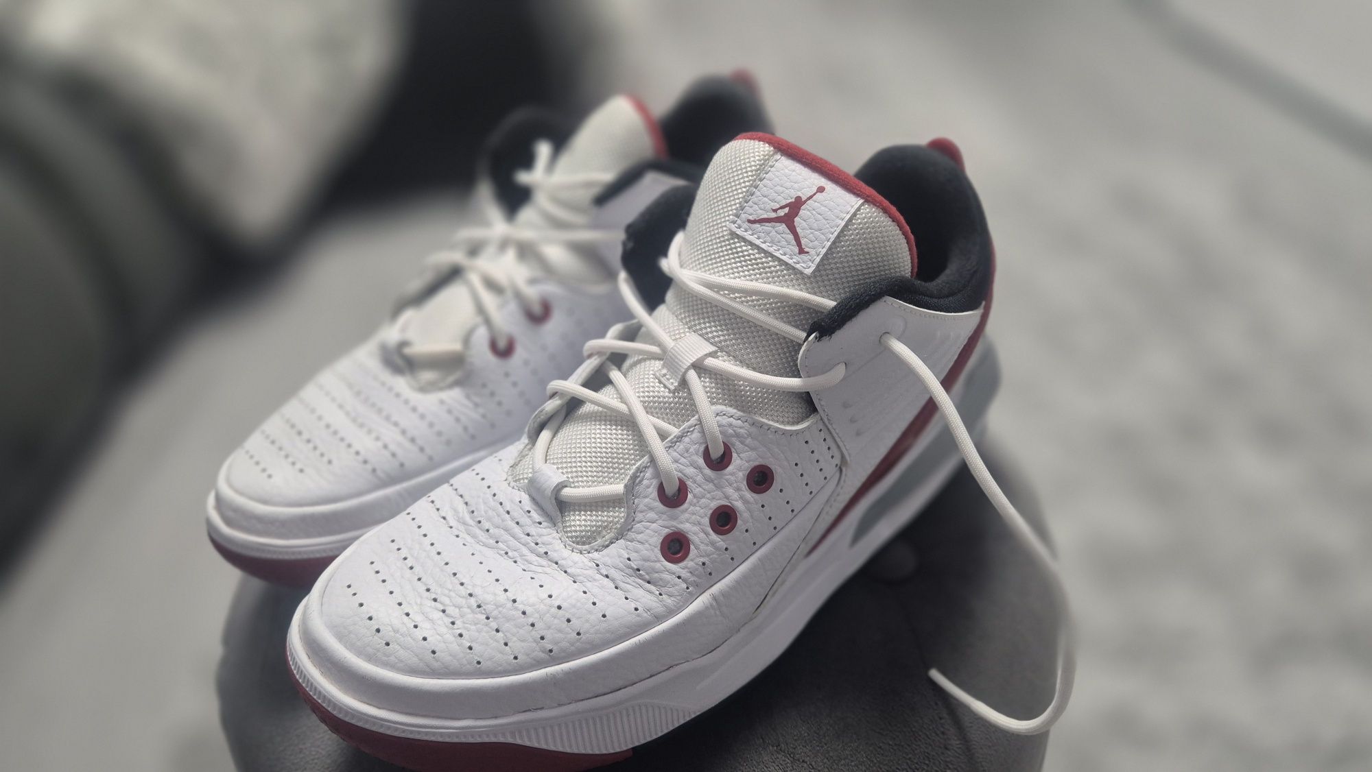 Asidasi Jordan Nike Max Aura 5