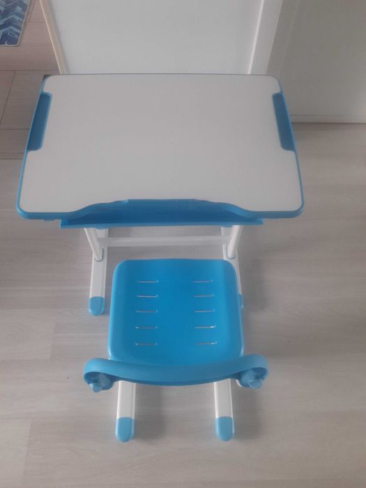 Set birou si scaunel reglabil pe inaltime