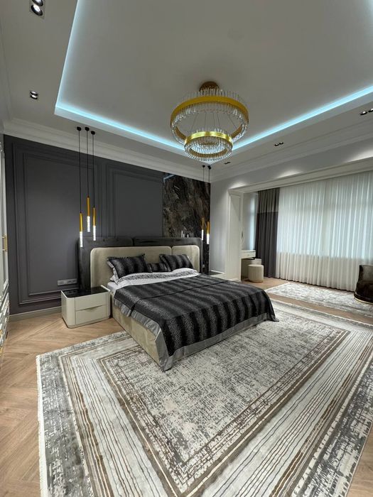 Продается 4х ком квартира на Ц-1, ор-р: Black star Burger, 180 м²