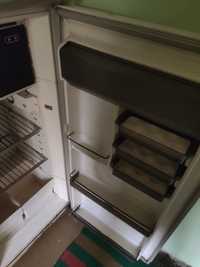 Холодилник ишлаши зур арзон нархда срочни сотилади