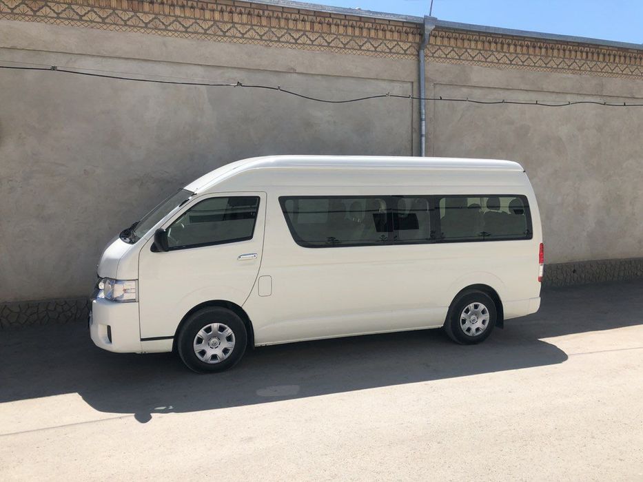 Toyota       Hiace.