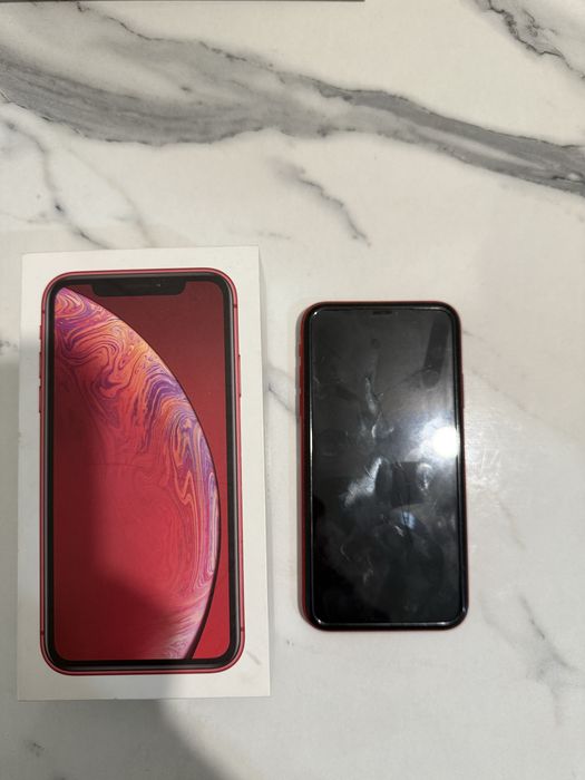 IPhone XR красный