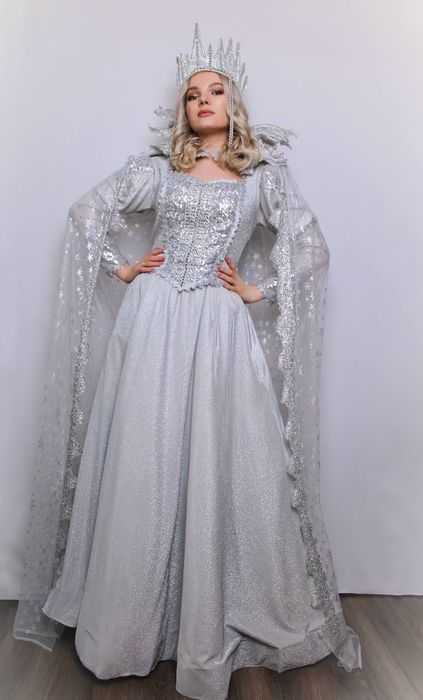 Прокат Новогодних карнавальных костюмов взрослых