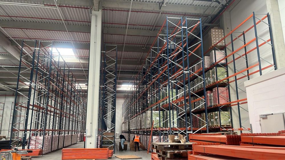 Rafyuri metalice in stoc