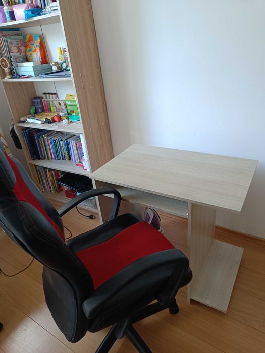 Ученическо /компютърно бюро