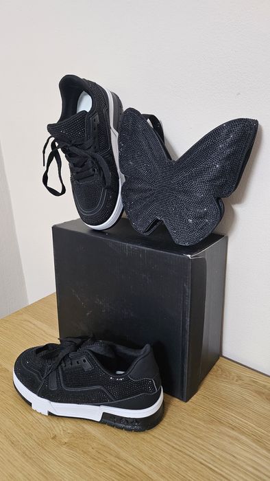 Louis Vuitton кецове с камъни и чанта пеперуда