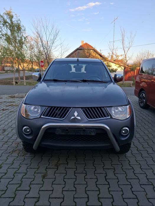 Vând mitsubishi l200 recent adus