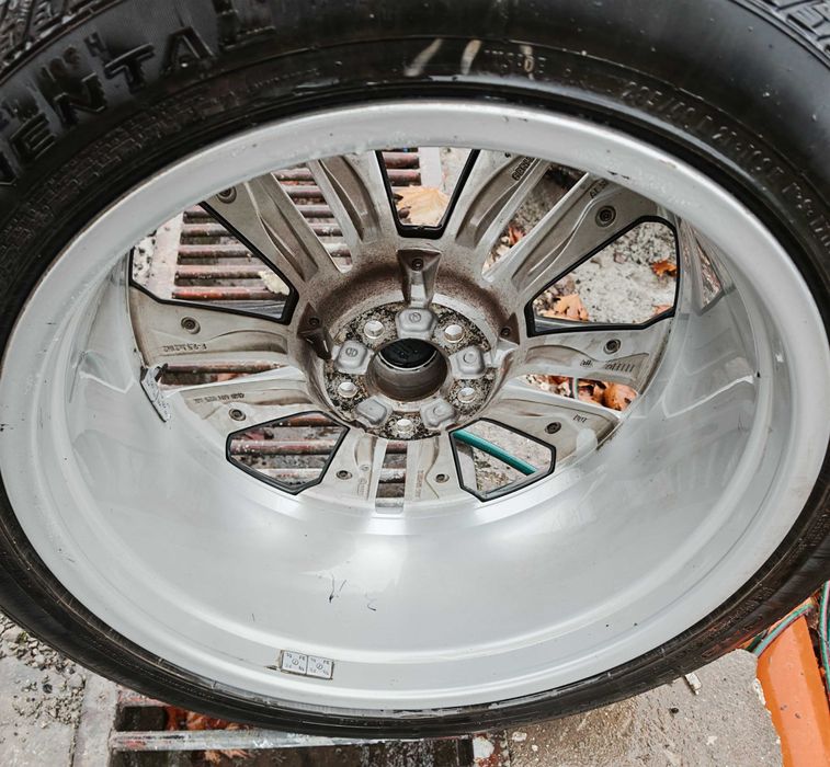 ОРИГИНАЛНИ джанти със гуми!! AUDI