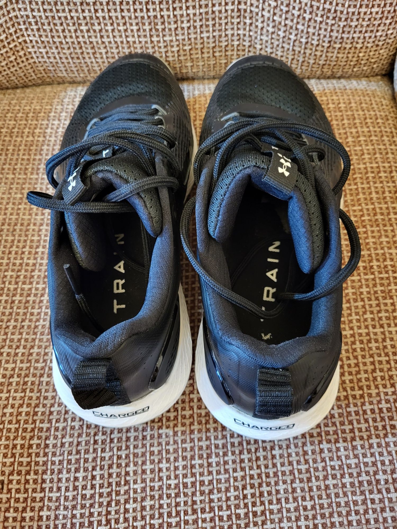 кроссовки мужские Under Armour.