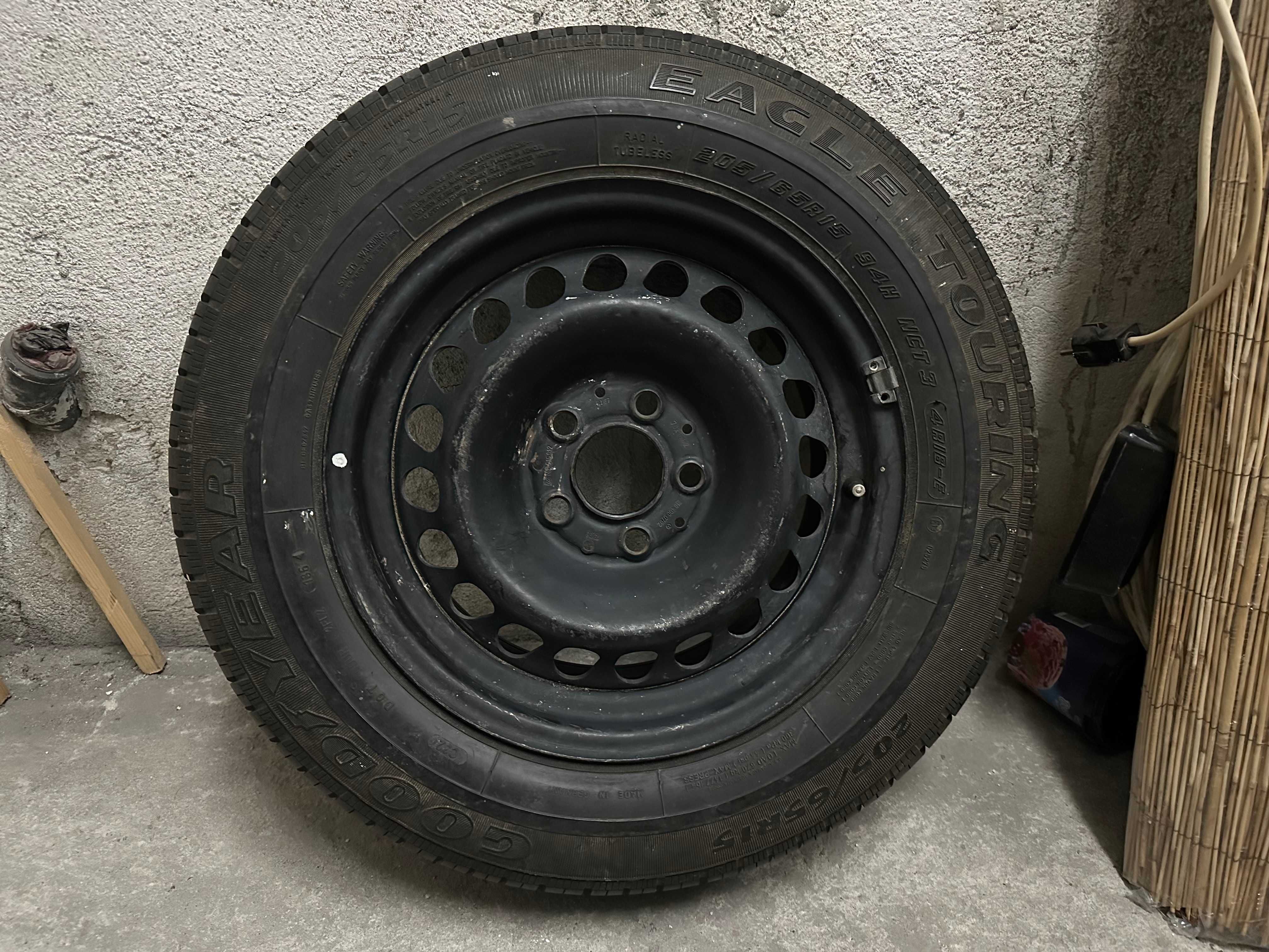 Гума Goodyear 205/65/15 с джанта