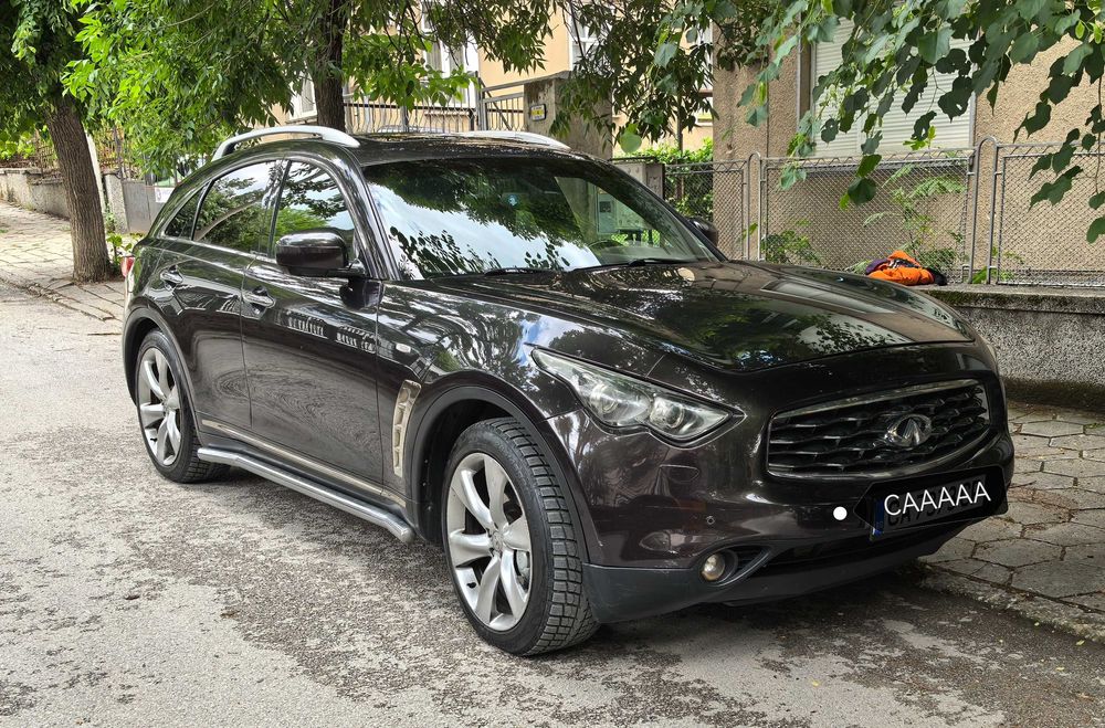 ЛЕК АВТОМОБИЛ Infiniti FX30 D - 2012 година.,