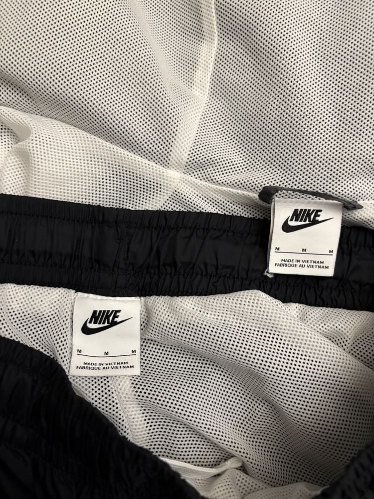 Nike анцузи