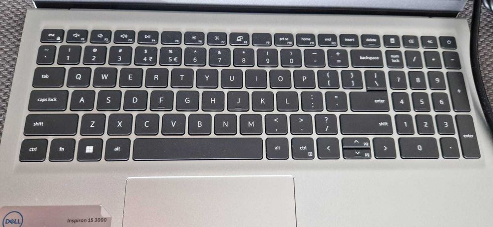 Laptop DELL Inspiron 15 3000