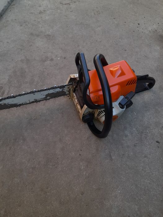 Vând stihl ms 180 C