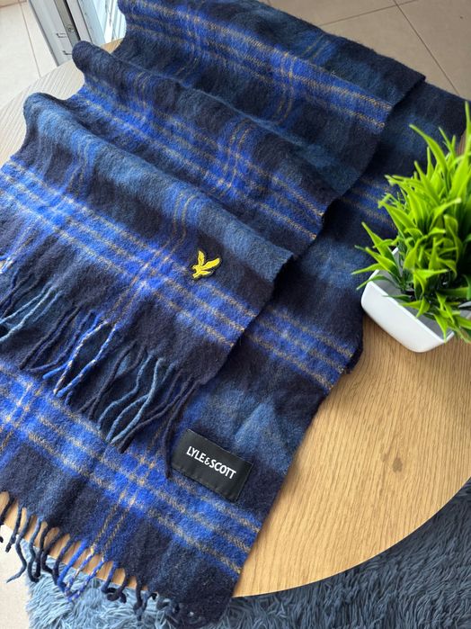 Шал Lyle & Scott Tartan Lambswool Scarf  100% естествена овча вълна.