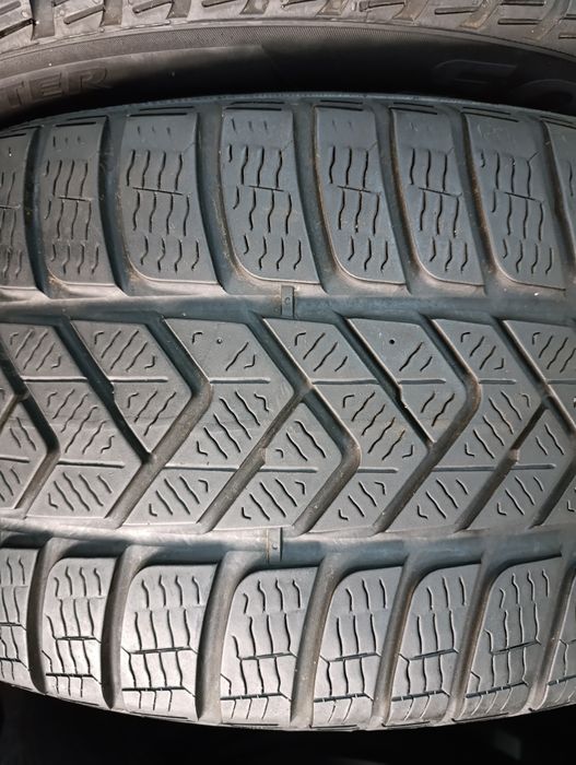 Anvelope de iarnă 255 45 19 Pirelli dot 2023