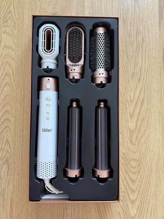 Uscator de par tip Dyson Airwrap