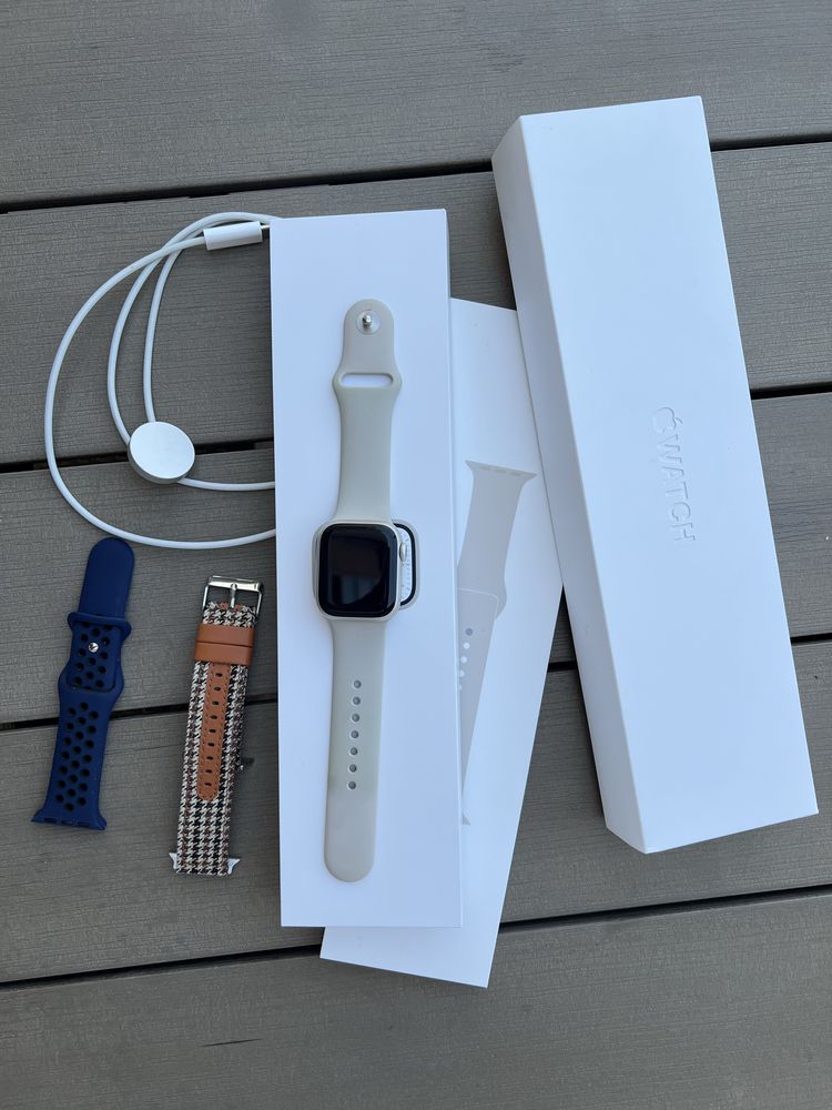 Apple Watch Series 7 Starlight Aluminium Case 41mm