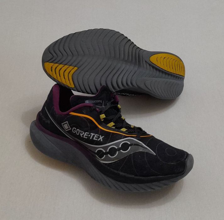 Adidasi Saucony Kinvara 15 Gore-Tex Black / Shadow, running, Nr. 45 EU