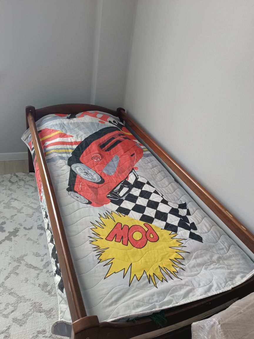 Продам двухъярусный кровать с диваном