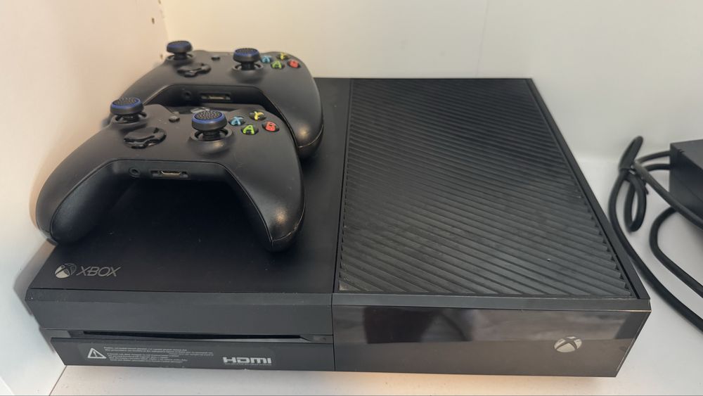 Xbox one 1tb.