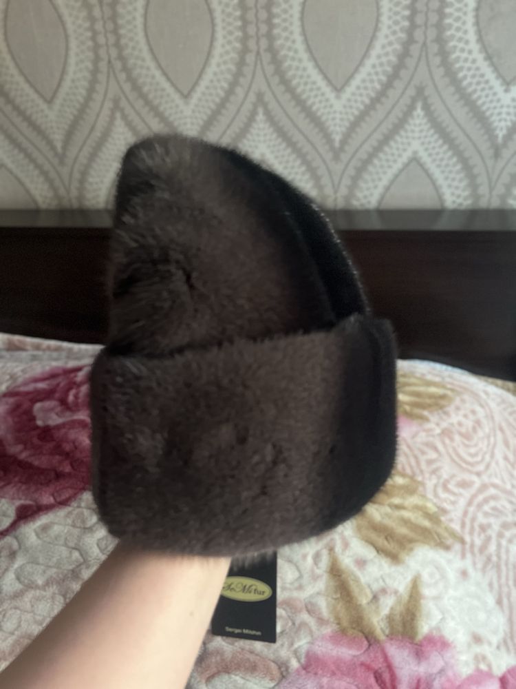 Продаю норковую шапка женский