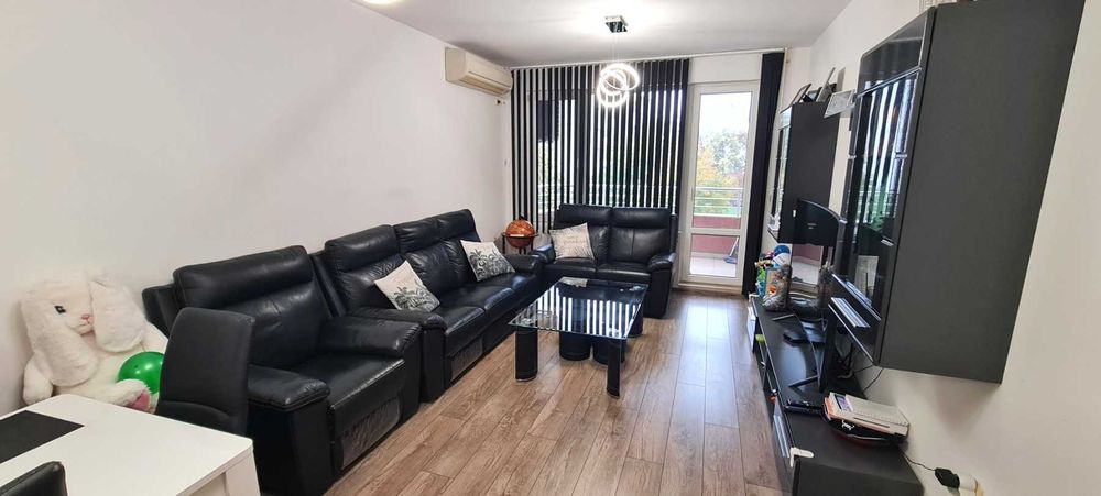 Двустаен апартамент в к-с Славейков, гр. Бургас