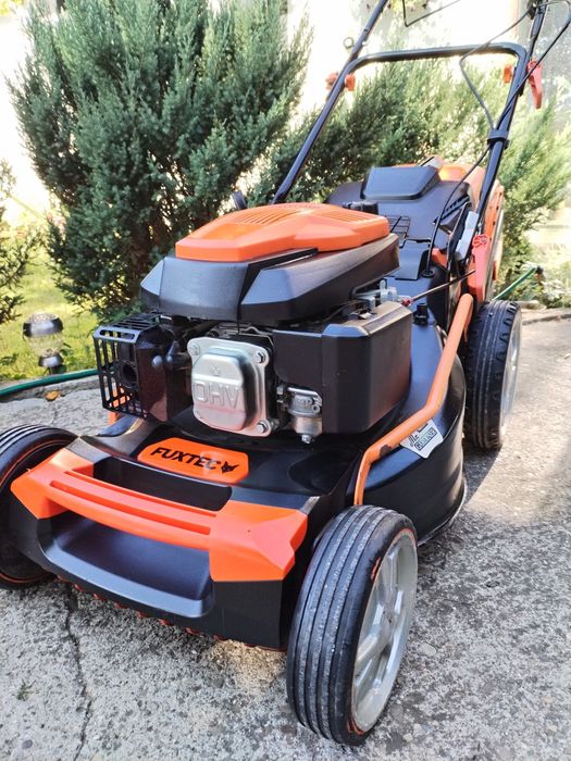 Vând mașină de tuns gazonul pe benzina adusa din Germania marca fuxtek