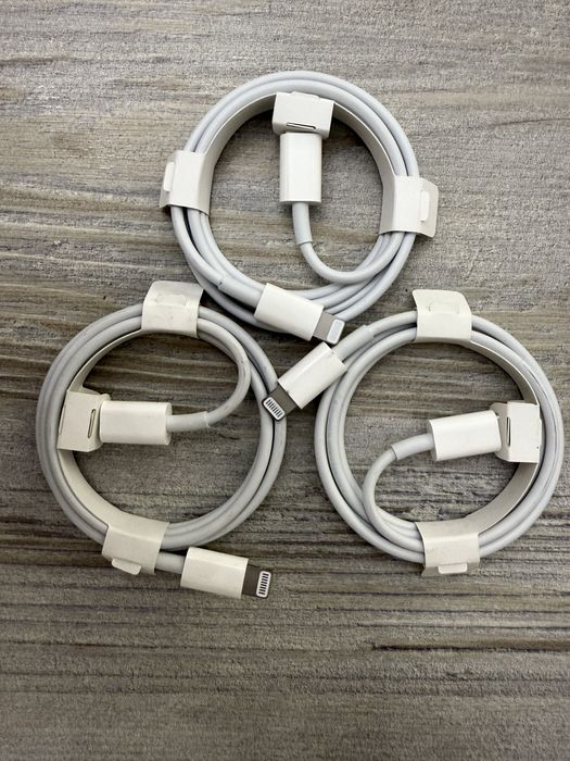 Kabel Type c & lighting (iphone 13 pro)