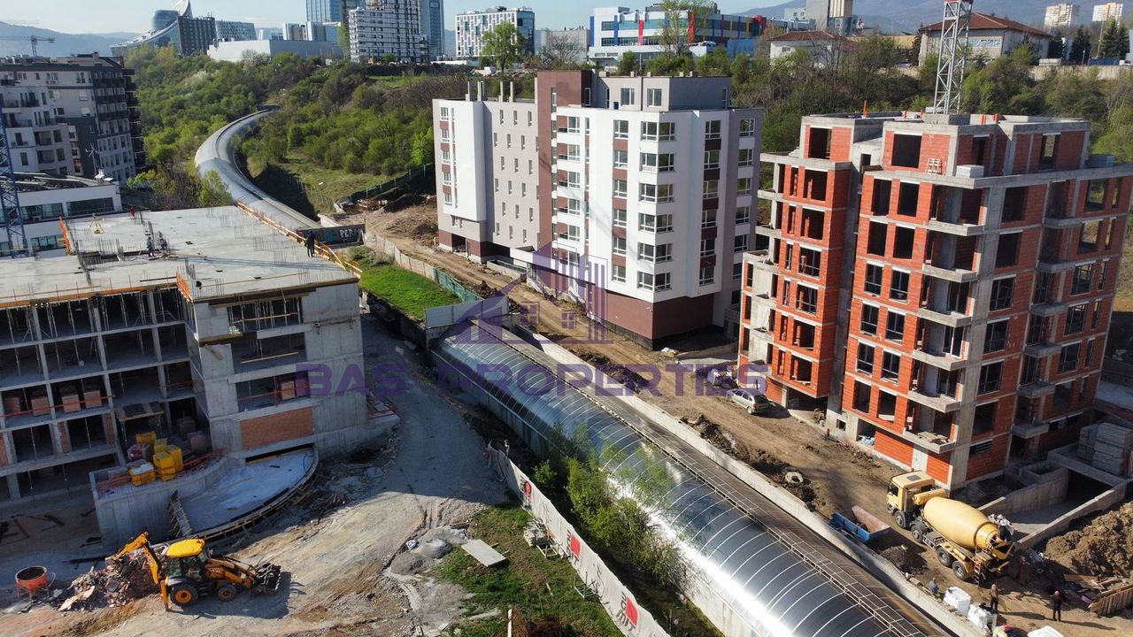 Продава се Тристаен апартамент в София, Дружба 2 - 123 кв.м за 1819 €/кв.м - Снимка #4