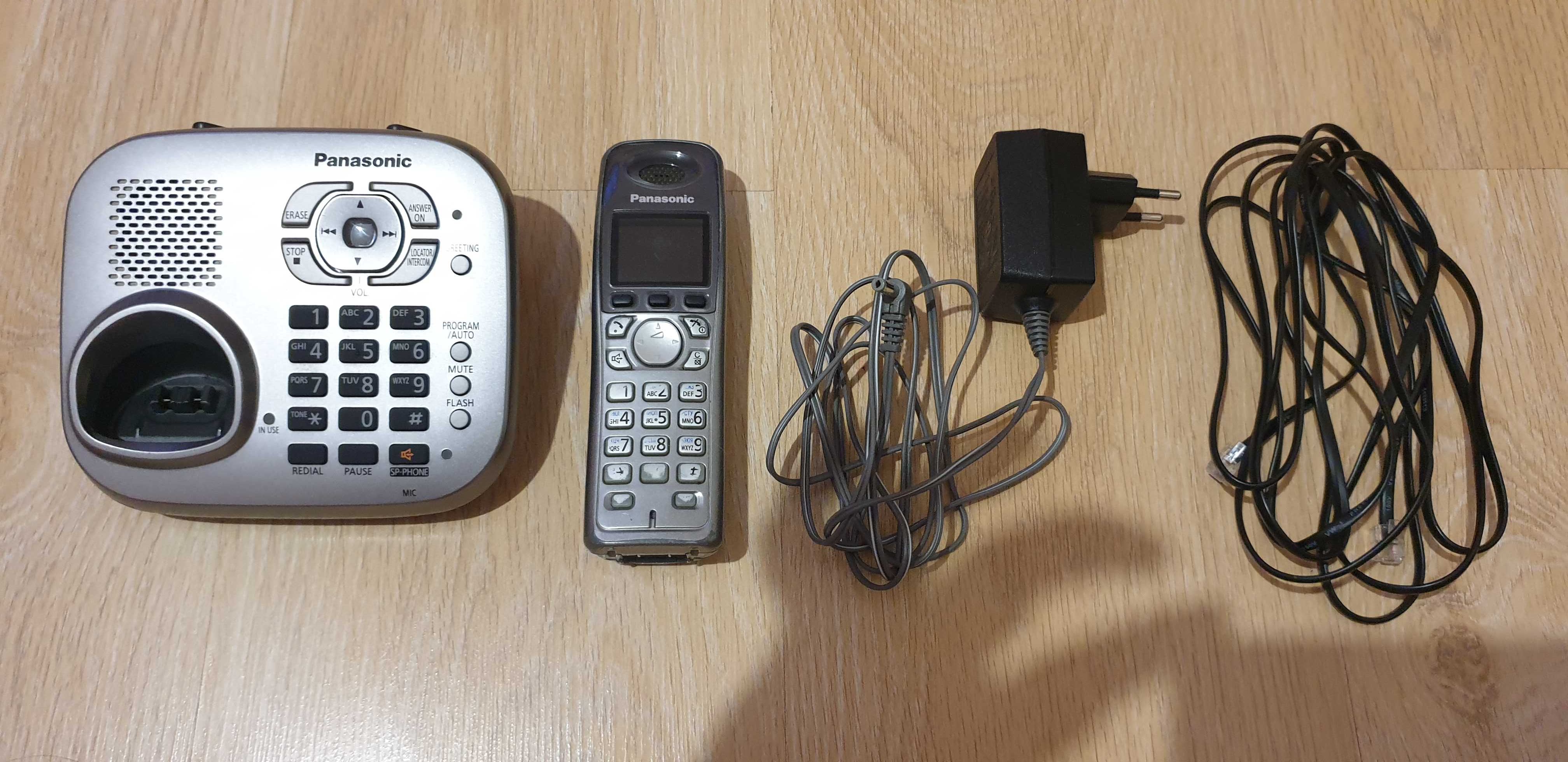 Телефон Panasonic KX-TG8041CAM
