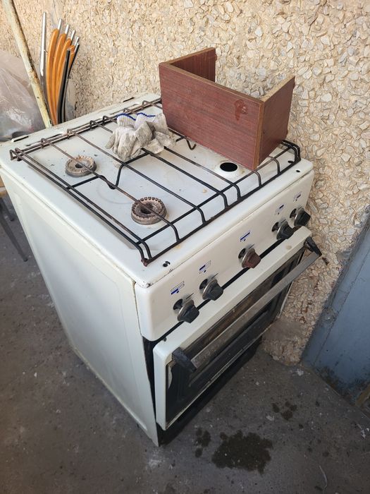 Отдам газ плиту бесплатно