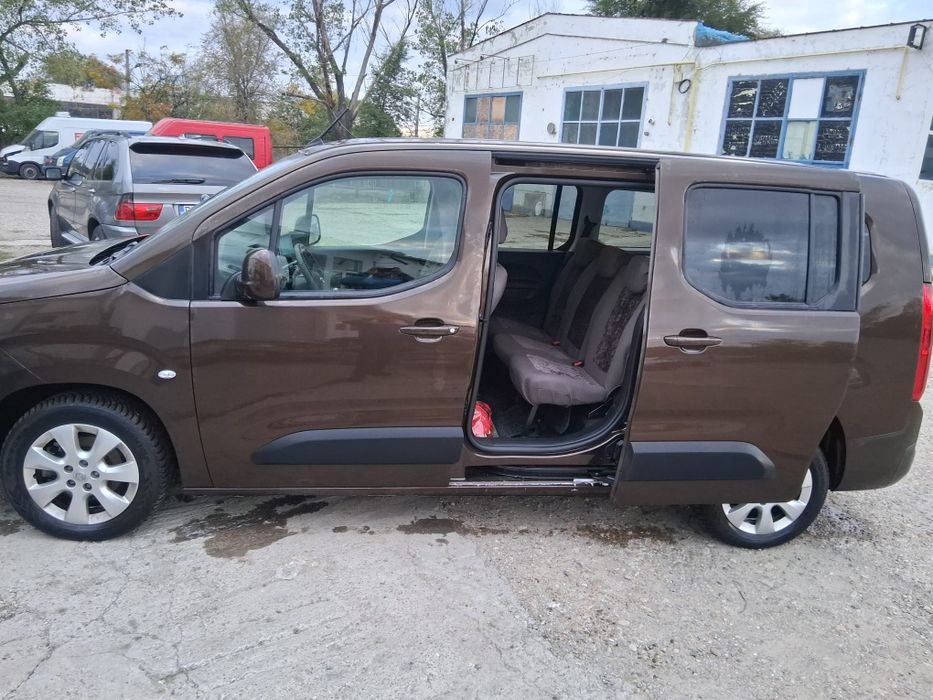 Opel Combo Life, 1.5 cdti / 130 cp, 20917 km, an 2019, unic proprietar