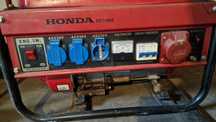 DE VÂNZARE Generatoare Honda EB11000 & Powermate EM2800 AVR