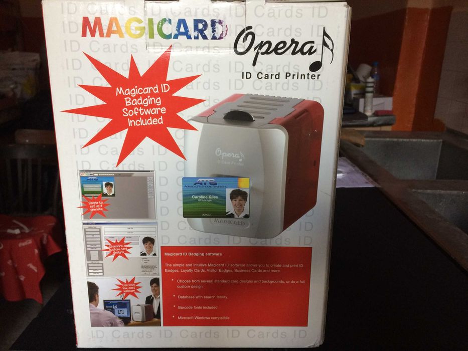 Принтер за принтиране на върху пластични карти Magicard Opera 100