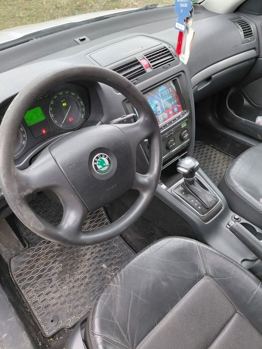 Vând Skoda octavia 2