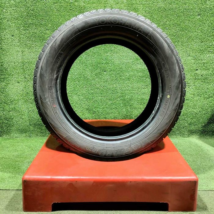 Продам Шина зимний один штуки 215/55 R17 Yokohama ice guard IG70