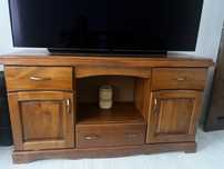 Dormitor complet + saltea premium JYSK + comodă TV – stare excelentă