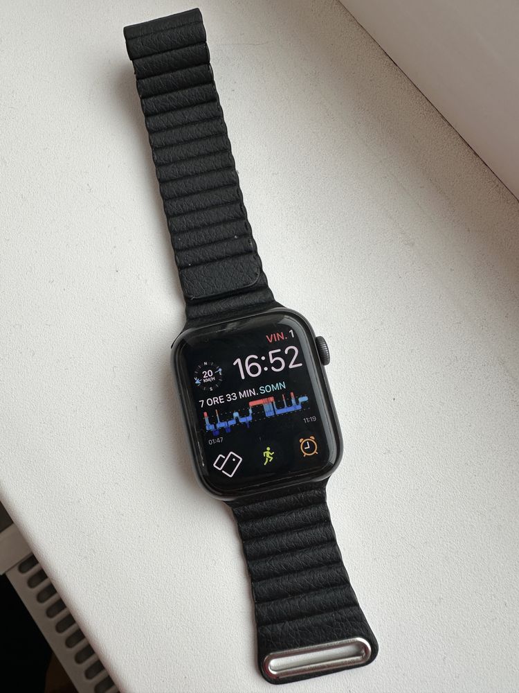 Apple watch  SE 44mm cellular