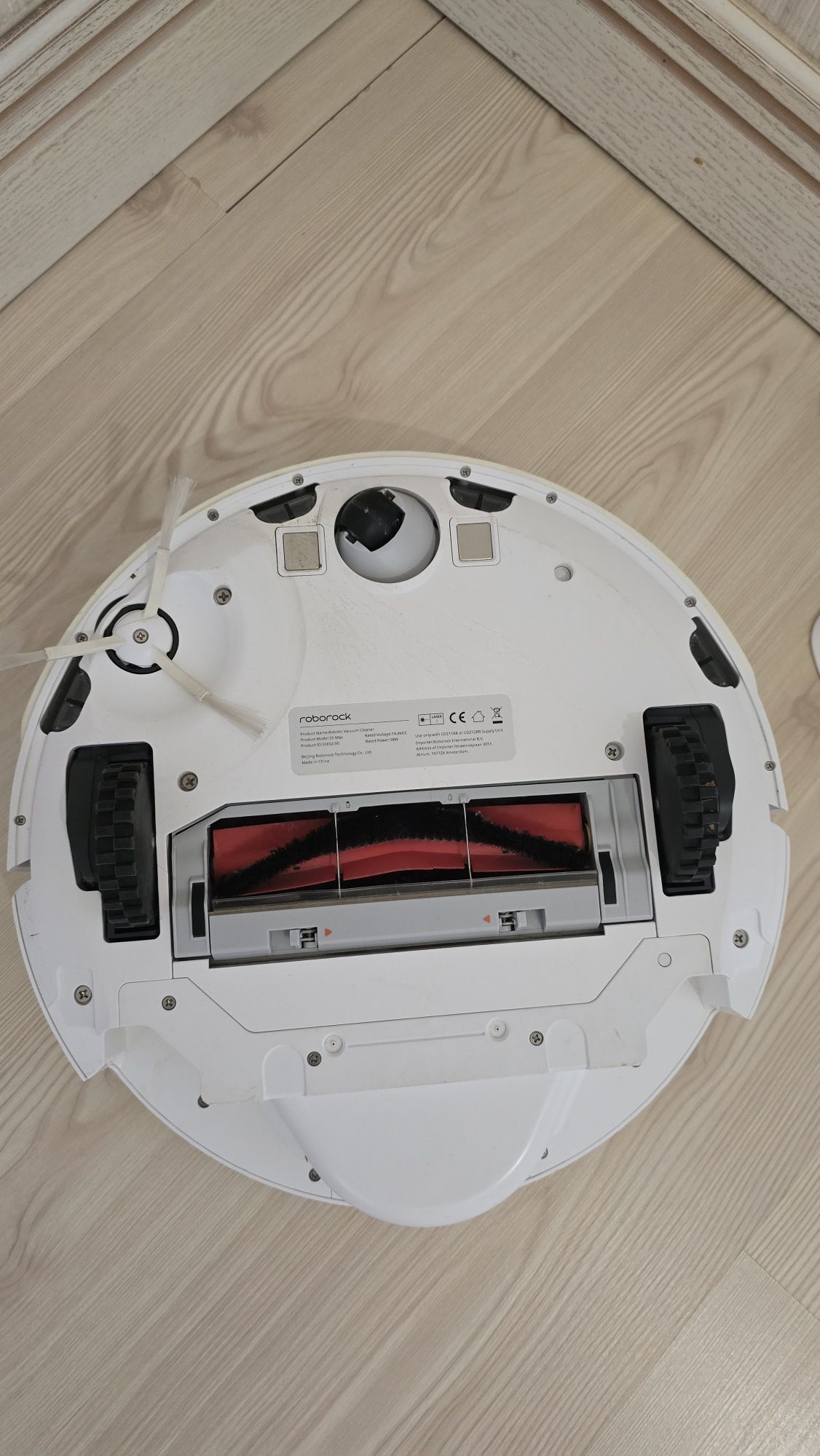 Продам робот пылесос Roborock