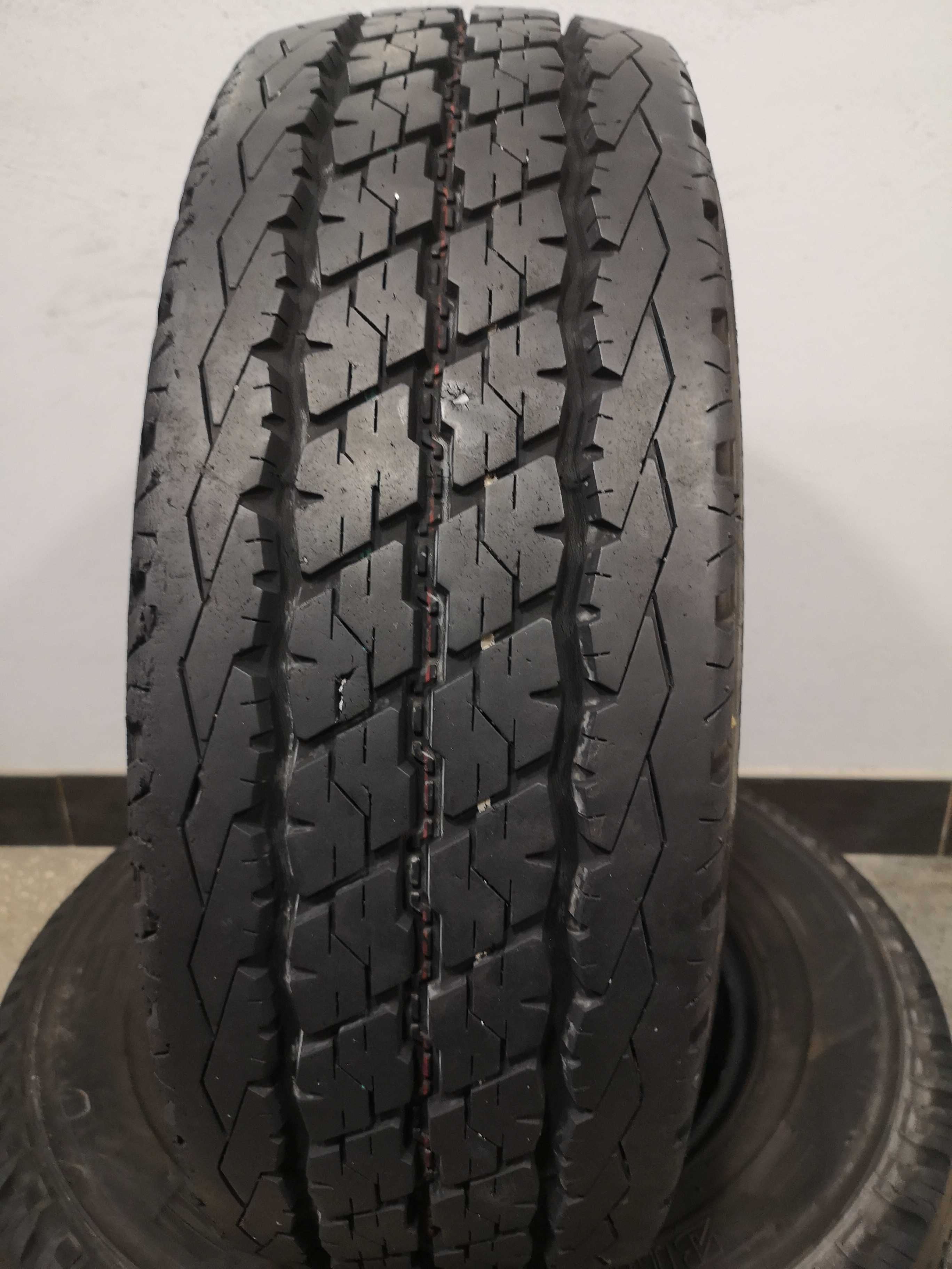 2бр 215/70/15 C  BRIDGESTONE 10мм грайфер дот:19г безплатен монтаж+++