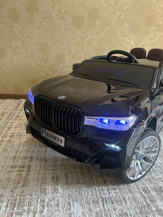 Машинка БМВ 8 супер машинка
