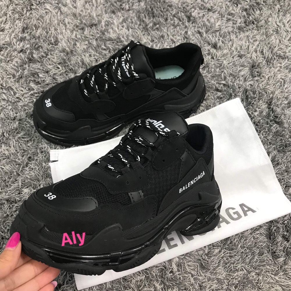 Balenciaga Triple S Black