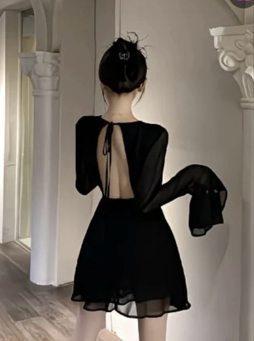 Новое платье с открытой спинкой