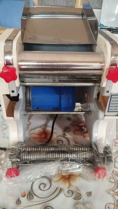 Продается тестораскаточная машинка