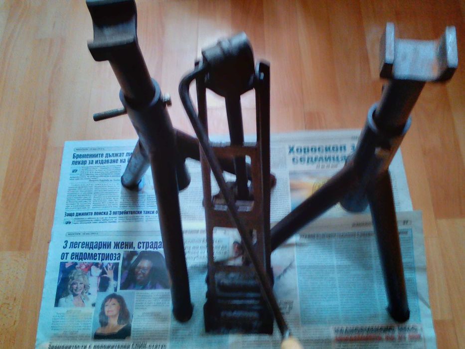 продавам резервни части за стар атомобил