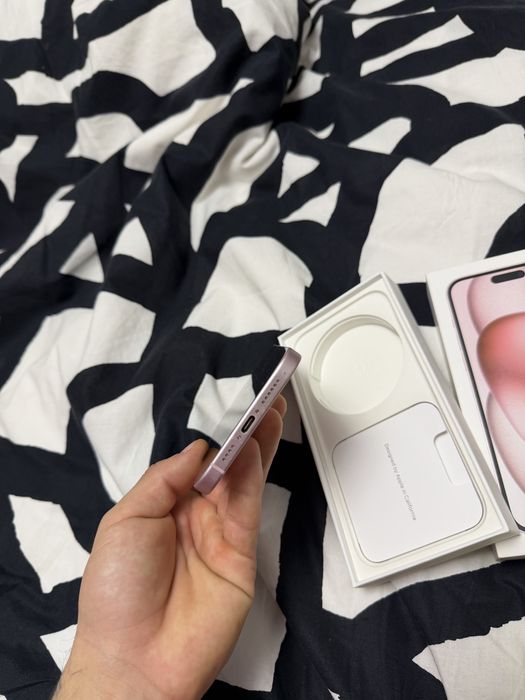 Iphone 15 plus Roz Impecabil